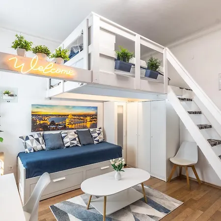 Maria Apartman *